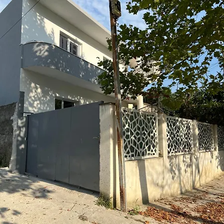 Deep House 8 Vlorë