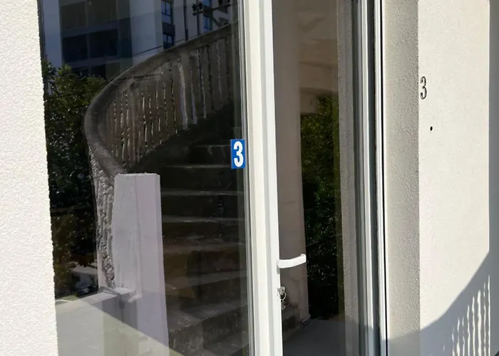 Deep House 8 * Vlorë